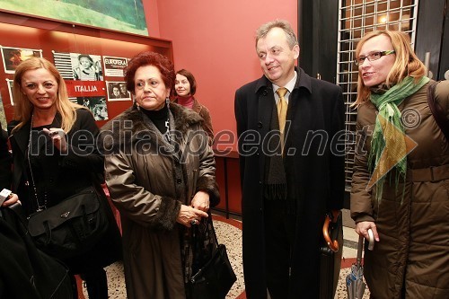 Livia Pandur, direktorica Pandur Theaters, Dubravka Tomšič Srebotnjak, pianistka, Anton Guzej, generalni direktor RTV Slovenija in Cvetka Žirovnik, pomočnica generalnega direktorja RTV Slovenija za organizacijo, kadre in izobraževanje