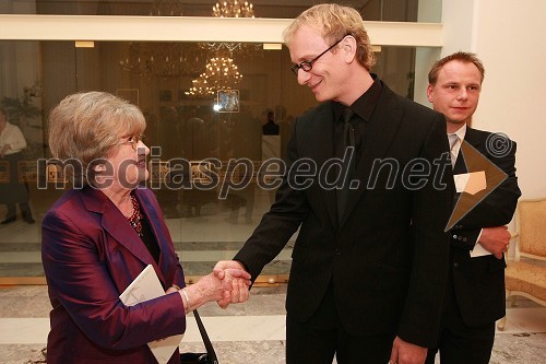 Katarina Bogataj Gradišnik, žena Janeza Gradišnika in  	Uroš Smolej, nagrajenec Prešernovega sklada 2008