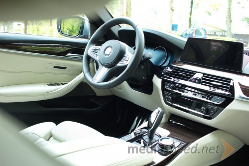 BMW 520d xDrive Limuzina M Sport, notranjost