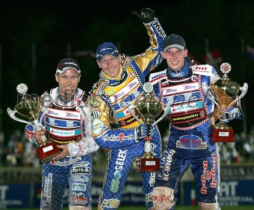 Zmagovalni oder, od leve: drugouvrščeni Nicki Pedersen (Danska), zmagovalec Tony Rickardsson (Švedska)in tretjeuvrščeni Matej Žagar (Slovenija)
