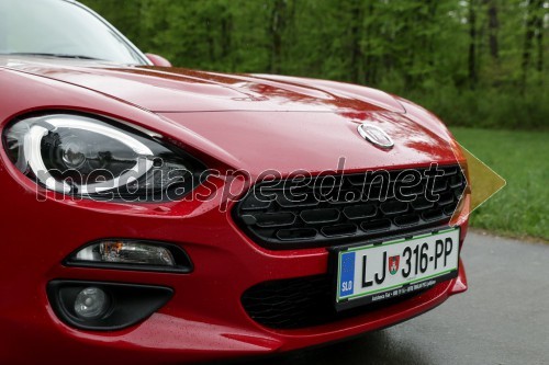 Fiat 124 Spider in Abarth 124 Spider, Slovenska predstavitev