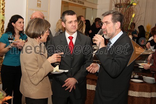 Dr. Jure Zupan, nekdanji minister za znanost, visoko šolstvo in tehnologijo s soprogo Bredo in Uroš Skuhala, direktor ČZP Večer