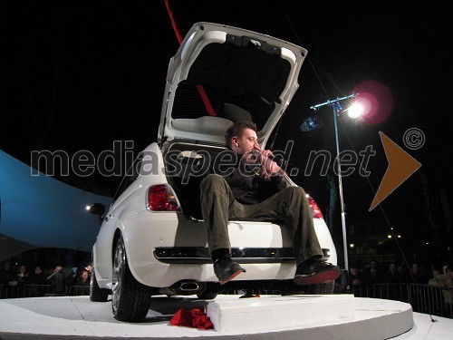 Predstavitev avtomobila Fiat 500 v parku Zvezda