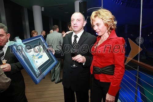 Roman Matek, direktor Zdravilišče Laško in Irena Zdolšek, Epeticum d.o.o.