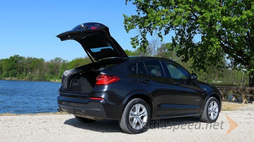 BMW X4 xDrive28i, polno odprta prtljažna vrata