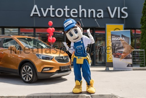 Viskova zabava v Avtotehni VIS s predstavitvijo nove Opel insignie