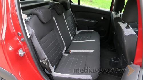 Dacia Sandero Stepway Prestige 0.9 TCe 90, dovolj prostora tudi zadaj