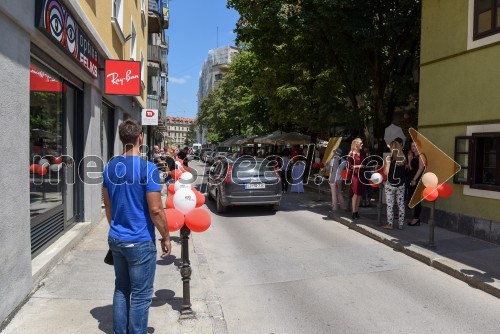 Optika Feliks, Ray-Ban odpira vrata v poletje