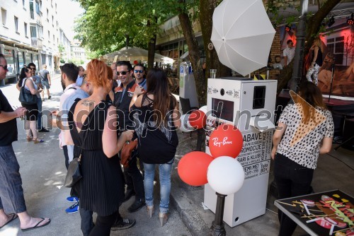 Optika Feliks, Ray-Ban odpira vrata v poletje