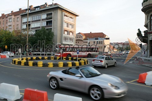 Poizkusno krožišče Glavni trg Maribor