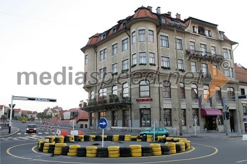 Poizkusno krožišče Glavni trg Maribor