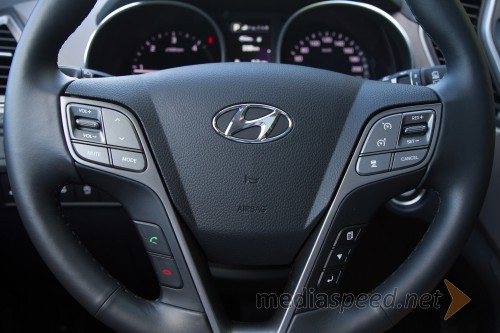 Hyundai Santa Fe 2.2 CRDi 4WD Impression, multifunkcijski volan