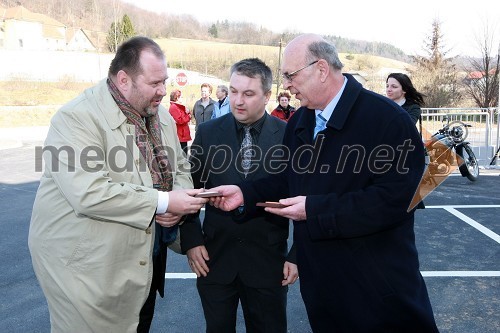 Aleš Hauc, generalni direktor Pošte Slovenije, Janko Zadel, predsednik KS Višnja Gora in Evgen Zadnik, direktor PE Ljubljana