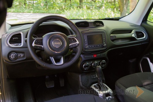 Jeep Renegade 1.6 Multijet 16v TCT Limited, voznikovo delovno okolje