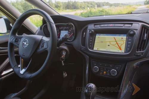 Opel Zafira 2.0 CDTI Ecoflex Start/Stop Innovation, zaslon je v dobrem vidnem polju
