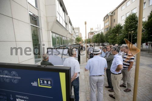 Prikaz vloge inženirjev v procesu graditve in fotografij umetniškega 
fotografskega natečaja Inženirji ustvarjamo življenjsko okolje, 
otvoritev razstave