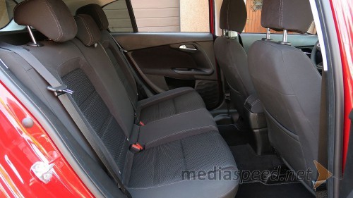 Fiat Tipo 1.4 T-Jet 16v Lounge, prostorna zadnja klop