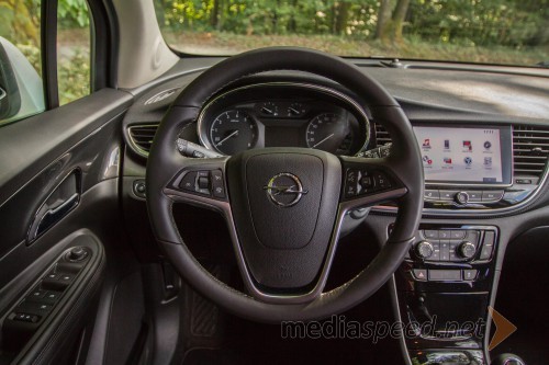 Opel Mokka X 1.4 Turbo Innovation, za volanom zlahka najdemo ugoden položaj