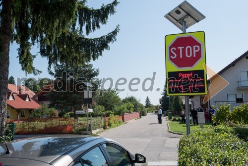 Otvoritev opozorilnega sistema COPS@road na križišču Hrastinske poti in Gubčeve ulice v Brežicah