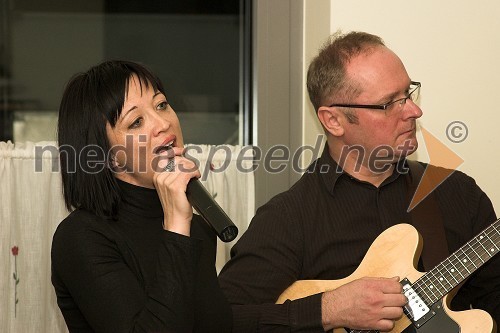 Moira, pevka in Iztok Rodež, skupina Zdenek Bily Dixieland Band