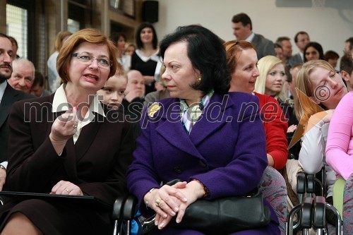 Marjeta Cotman, ministrica za delo, družino in socialne zadeve in Barbara Miklič Türk, soproga predsednika RS