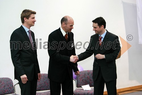 Wilfried Weitgasser, direktor Porsche Slovenija, Robert Cugelj, direktor Inštituta RS za rehabilitacijo in Danilo Ferjančič, direktor Porsche Slovenija