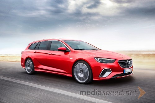 Ostra in zmogljiva Opel Insignia GSi Sports Tourer:  športen karavan brez kompromisov