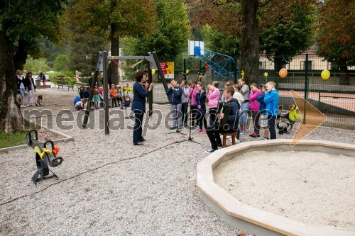 Otroci Triglava se igrajo v Parku na Prejnuti