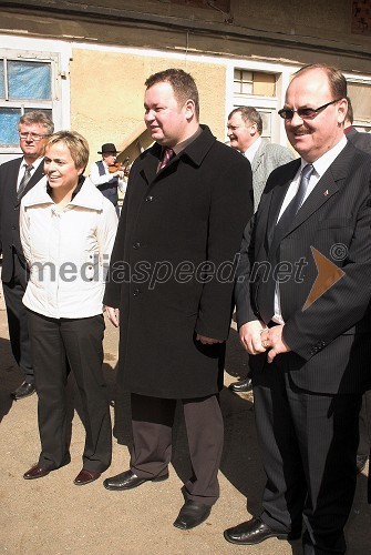 Magdalena Šverc, sekretarka na Ministrstvu za šolstvo in šport, Slavko Petovar, župan občine Veržej in Jožef Horvat, poslanec