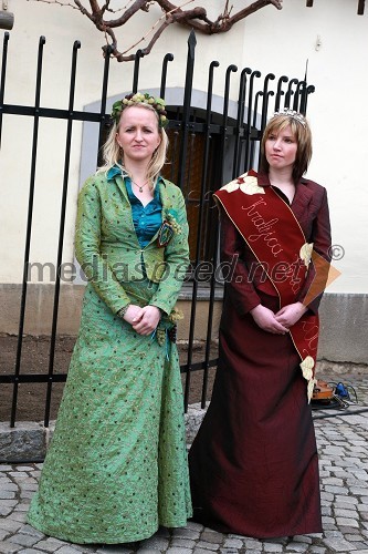 Majda Dreisiebner, mariborska vinska kraljica in Jasmina Macarol, Kraljica Terana 2007