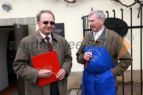 Janko S. Stušek, župan Radovljice in mag. Tone Zafošnik, mestni viničar