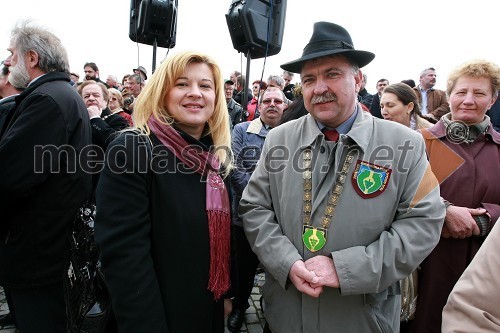 Renata Brunskole, županja občine Metlika in Marjan Kardinar, župan občine Dobrovnik