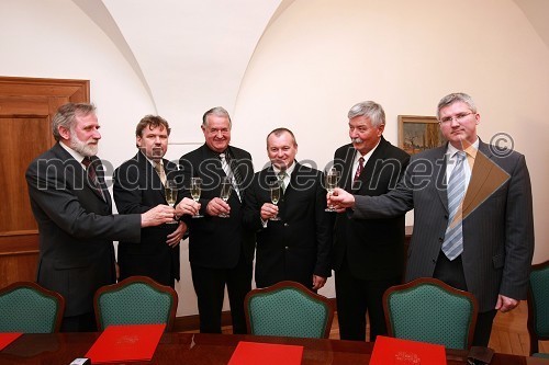 Matjaž Zanoškar, župan MO Slovenj Gradec, dr. Štefan Čelan, župan MO Ptuj, Alojzij Muhič, župan MO Novo mesto, Franc Kangler, župan MO Maribor, Srečko Meh, župan MO Velenje in Anton Štihec, župan MO Murska Sobota