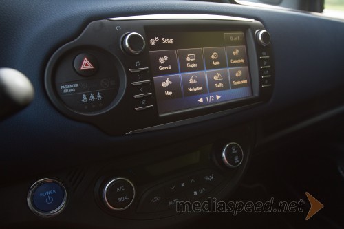 Toyota Yaris 1.5 HSD e-CVT BiTone Blue, mediaspeed test