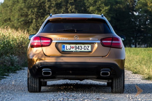 Mercdes-Benz GLA 220D 4Matic