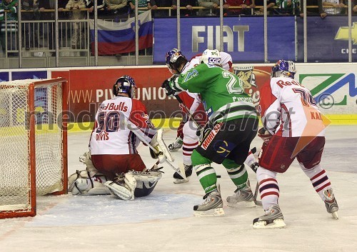 Druga finalna tekma Lige Ebel med ekipama HDD ZM Olimpija in Red Bullsi iz Salzburga