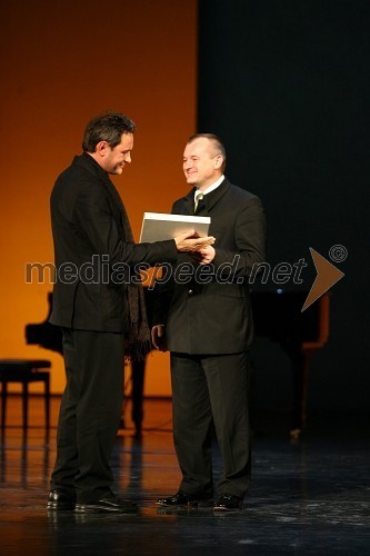 Dr. Dragan Potočnik, zgodovinar, literat in dobitnik Glazerjeve listine in Franc Kangler, župan Maribora