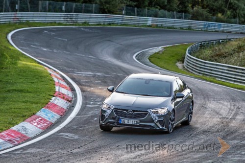 Nova Opel Insignia GSi zavzela progo Nordschleife v Nürburgringu