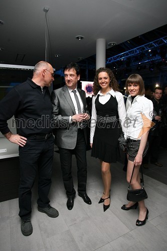 Andrej Hajdinjak, direktor Porsche Maribor, Bojan Auer, lastnik Optike Auer, Tadeja Ternar, Miss Slovenije 2007 in Martina Felkar