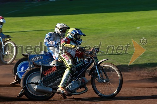 Denis Štojs (ST Lendava) v ozadju Matej Žagar (AMTK Ljubljana)