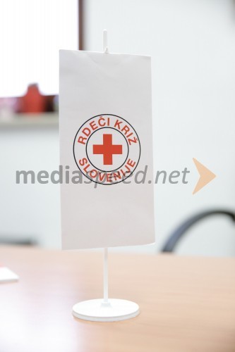 Predaja donacije Rdeči križ Koper