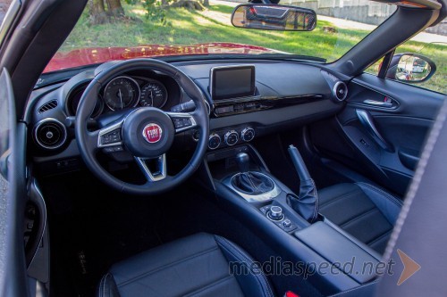 Fiat 124 Spider 1.4 MultiAir 16v Lusso, notranjost