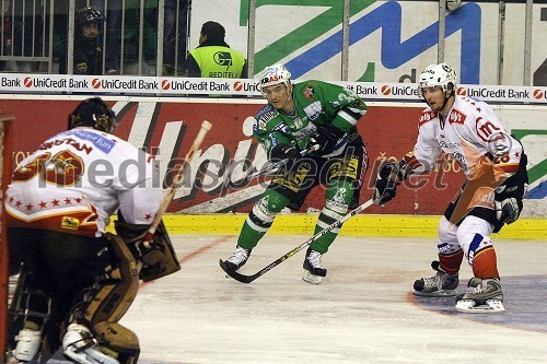 Robert Tristan, vratar Acroni Jesenic, Žiga Pavlin, HDD ZM Olimpija in Aleš Kranjc, Acroni Jesenice