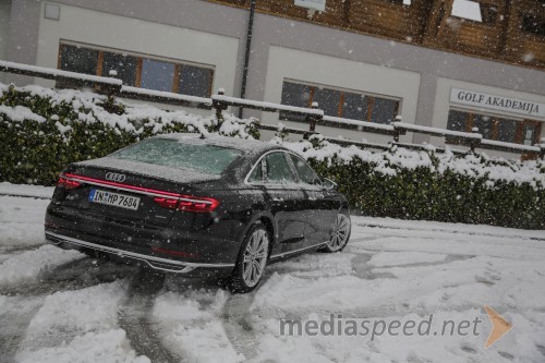 Audi A8, slovenska predstavitev