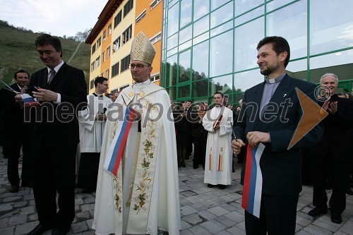 Dr. Milan Zver, minister za šolstvo in šport, dr. Franc Kramberger, mariborski nadškof in metropolit in dr. Ivan Štuhec, direktor Zavoda Antona Martina Slomška