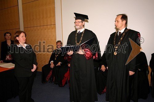 Dr. Suzana Kraljić, prof. dr. Ivan Rozman, rektor Univerze v Mariboru in prof. dr. Rajko Knez, dekan Pravne fakultete UM