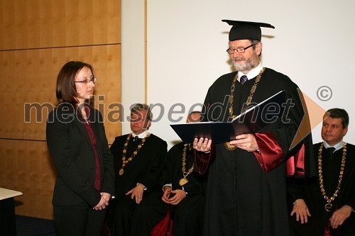 Dr. Simona Vajnhandl in prof. dr. Ivan Rozman, rektor Univerze v Mariboru