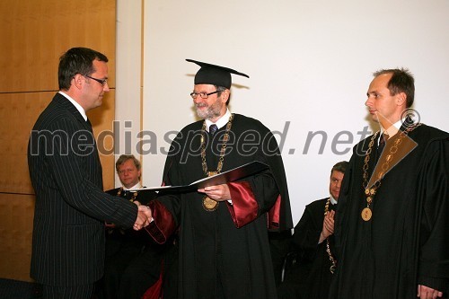 Dr. Aleš Kobal, prof. dr. Ivan Rozman, rektor Univerze v Mariboru in prof. dr. Rajko Knez, dekan Pravne fakultete UM