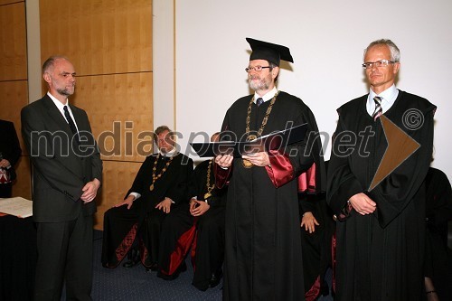 Dr. Borut Macuh, prof. dr. Ivan Rozman, rektor Univerze v Mariboru in prof. dr. Miroslav Premrov, Fakulteta za gradbeništvo UM