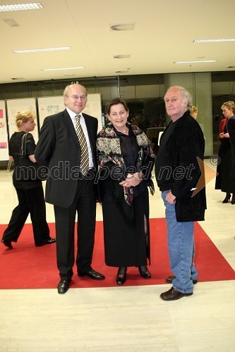 Janez Mejač, nekdanji umetniški vodja baleta SNG Opera in balet Ljubljana in njegova življenska sopotnica Katarina Lavš ter Vlasto Dedovič, koreograf in plesalec